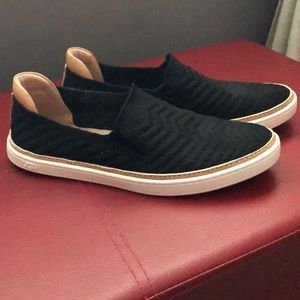 Ugg Sammy Chevron Knit Sneakers, size 8